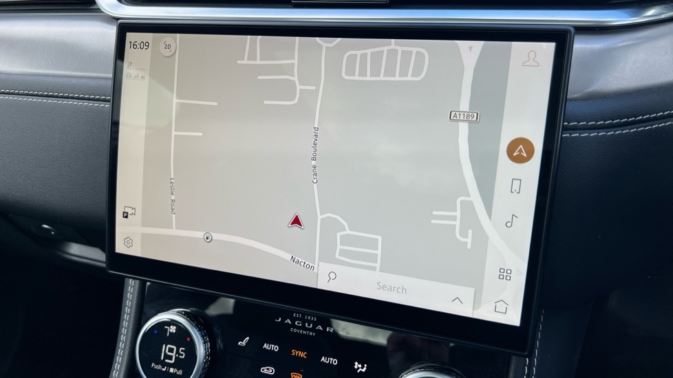 Used Jaguar F-Pace 2023 for sale - 76868667: Photo 11