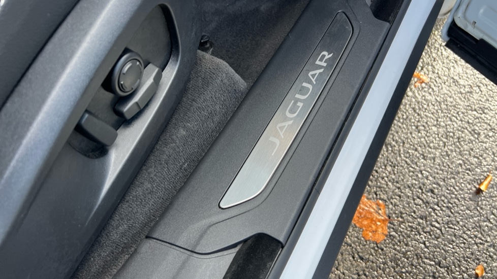 Used Jaguar F-Pace 2023 for sale - 76868667: Photo 23