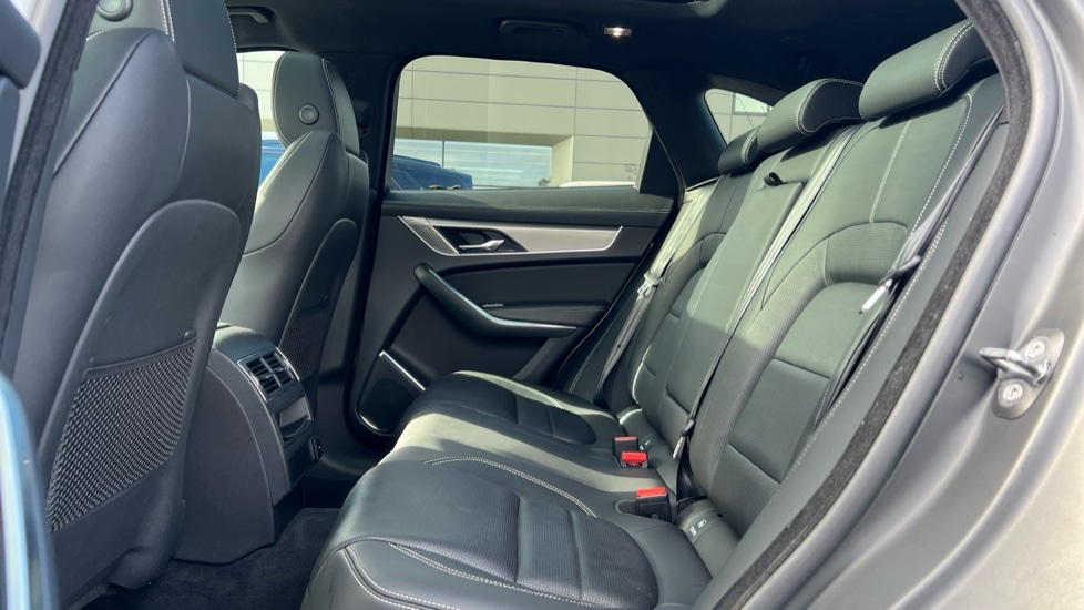 Used Jaguar F-Pace 2023 for sale - 76868667: Photo 4