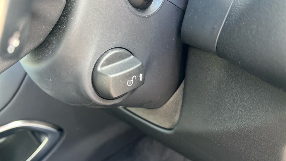 Used Jaguar F-Pace 2023 for sale - 76868667: Photo 49