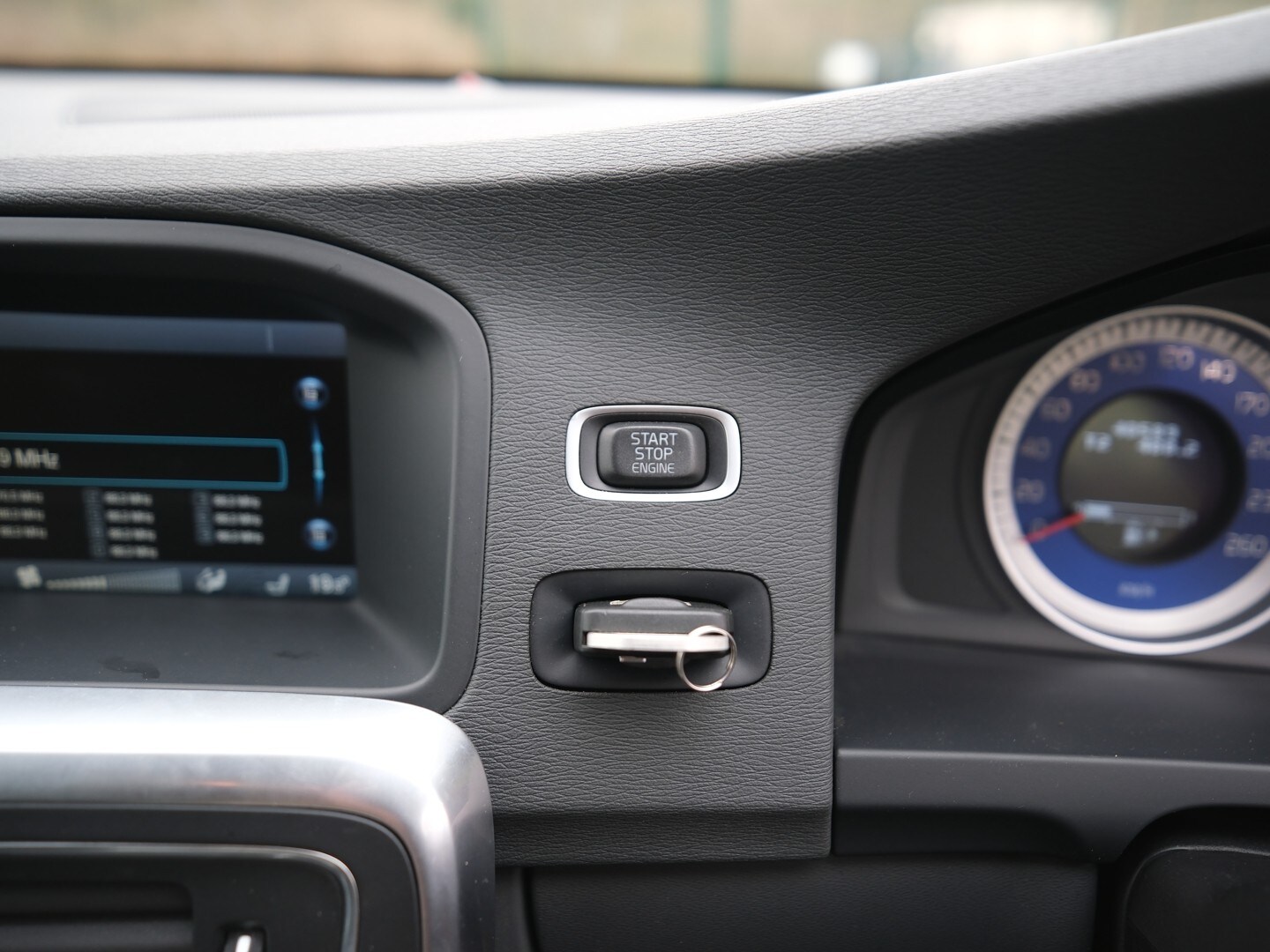 Used Volvo V60 2024 for sale - 74593576: Photo 62