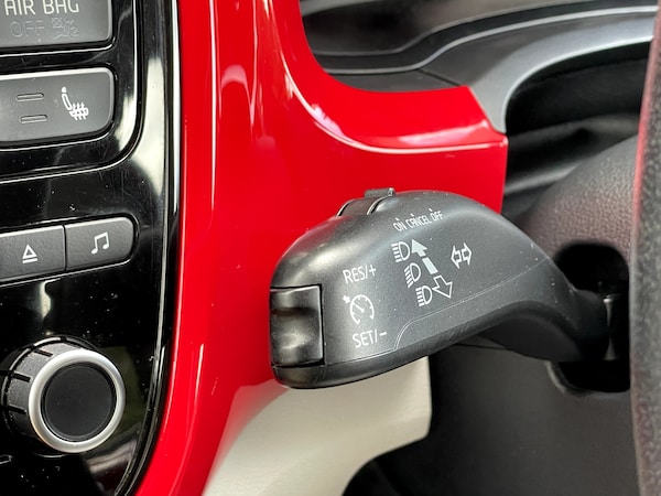 Used Volkswagen up! 2024 for sale - 75676918: Photo 15