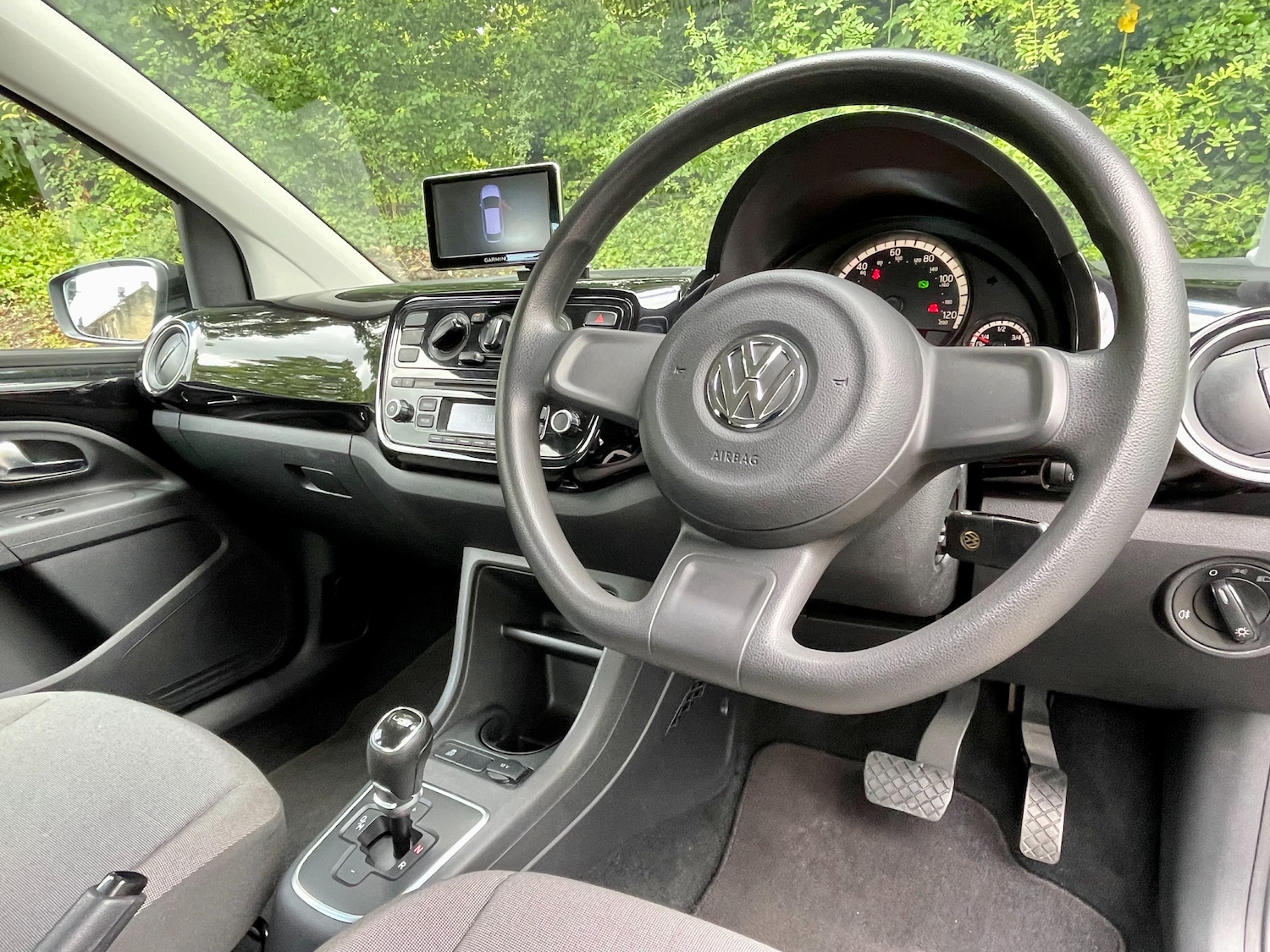 Used Volkswagen up! 2024 for sale - 76697883: Photo 26