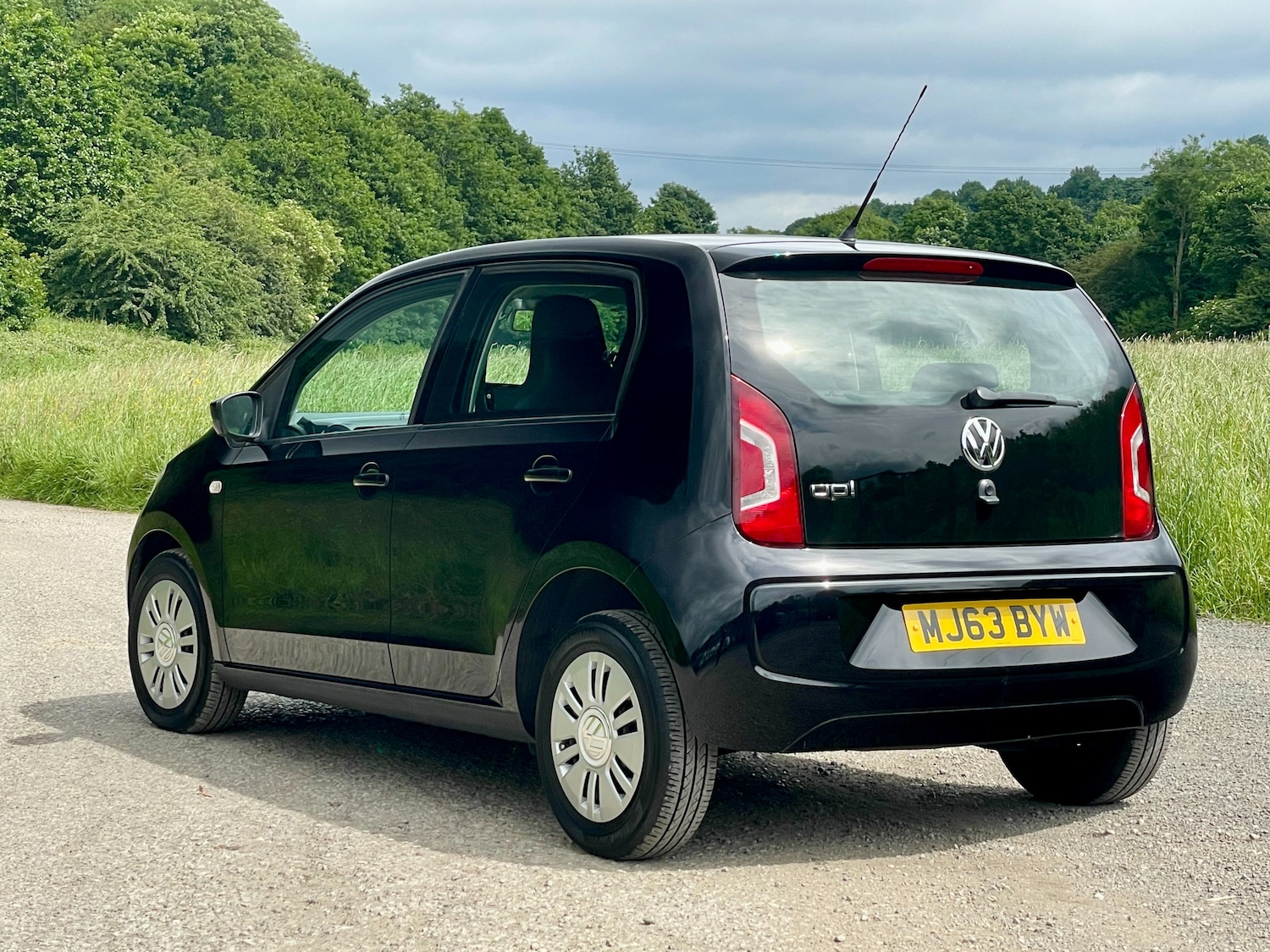 Used Volkswagen up! 2024 for sale - 76697883: Photo 3