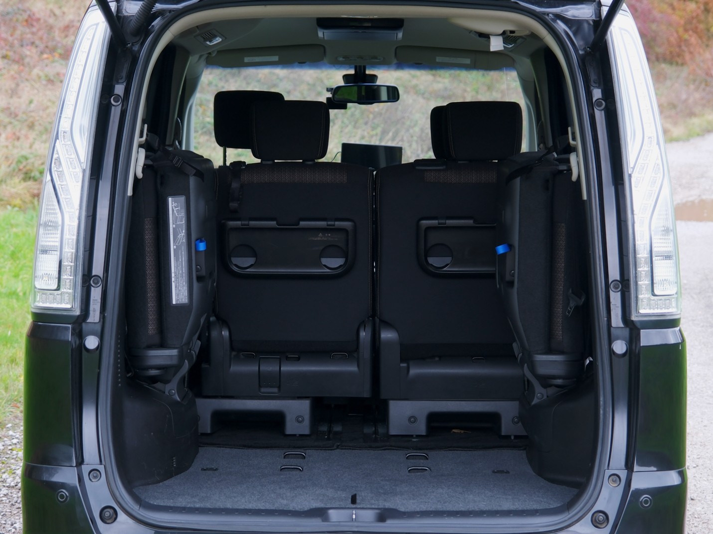 Used Nissan Serena 2025 for sale - 76883984: Photo 18