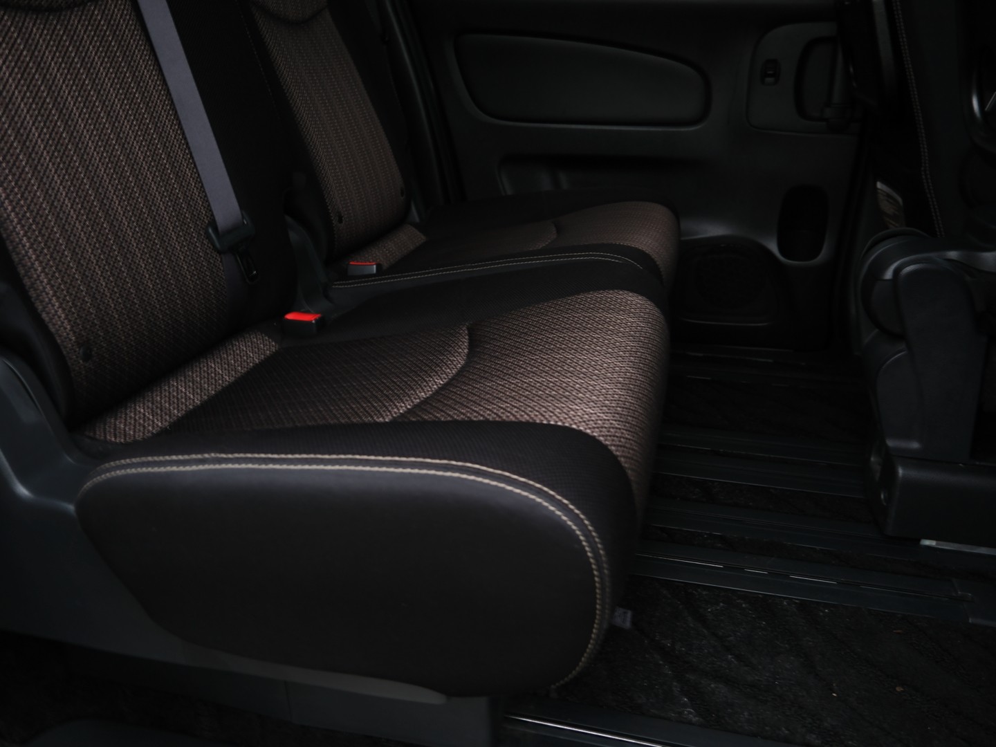 Used Nissan Serena 2025 for sale - 76883984: Photo 29