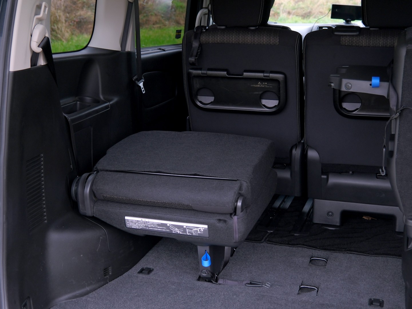 Used Nissan Serena 2025 for sale - 76883984: Photo 33