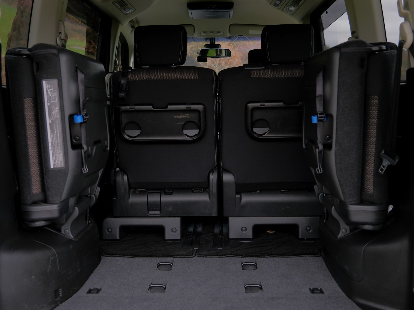 Used Nissan Serena 2025 for sale - 76883984: Photo 44