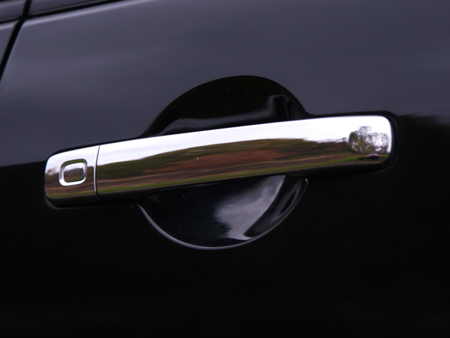 Used Nissan Serena 2025 for sale - 76883984: Photo 51