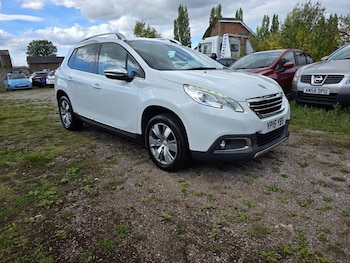 Used Peugeot 2008 2015 for sale - 75809189: Photo
