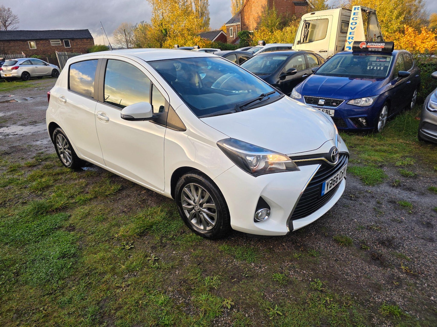 Used Toyota Yaris 2016 for sale - 76432799: Photo 1
