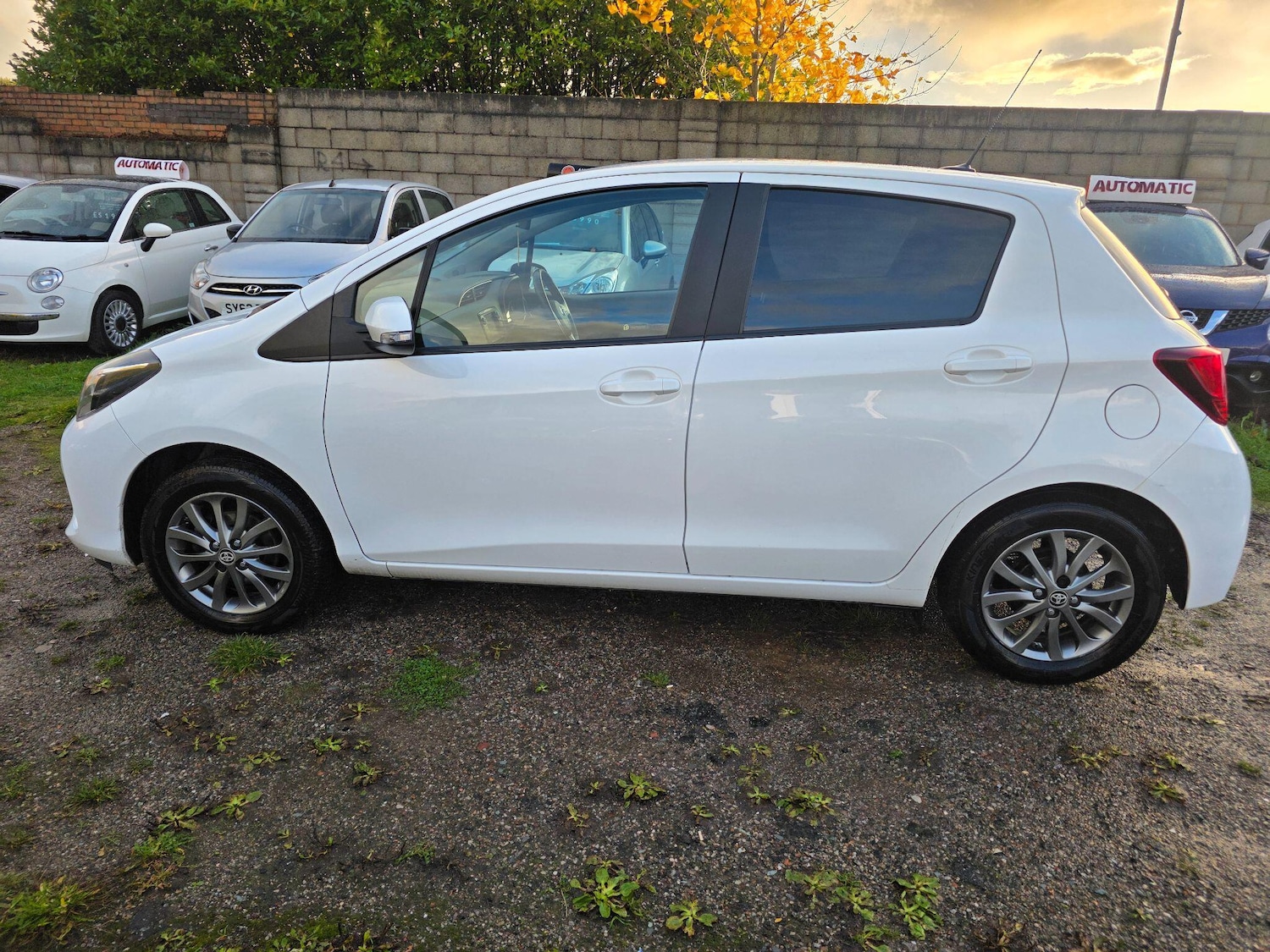 Used Toyota Yaris 2016 for sale - 76432799: Photo 12