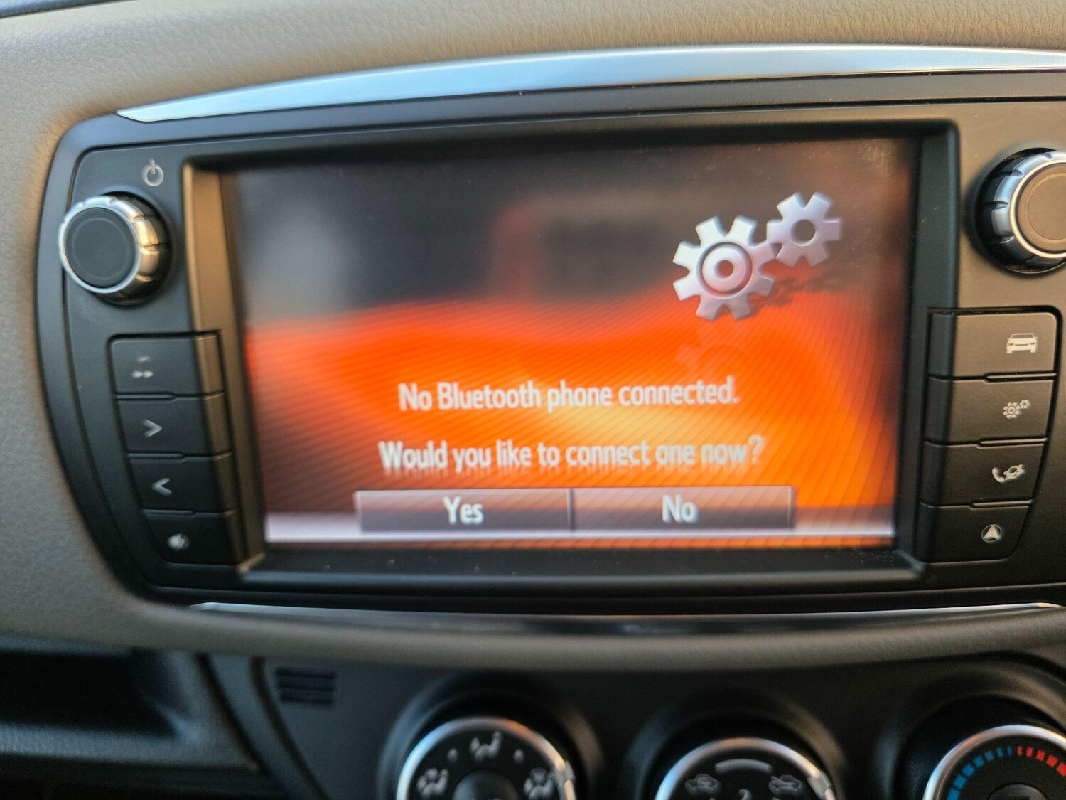 Used Toyota Yaris 2016 for sale - 76432799: Photo 18