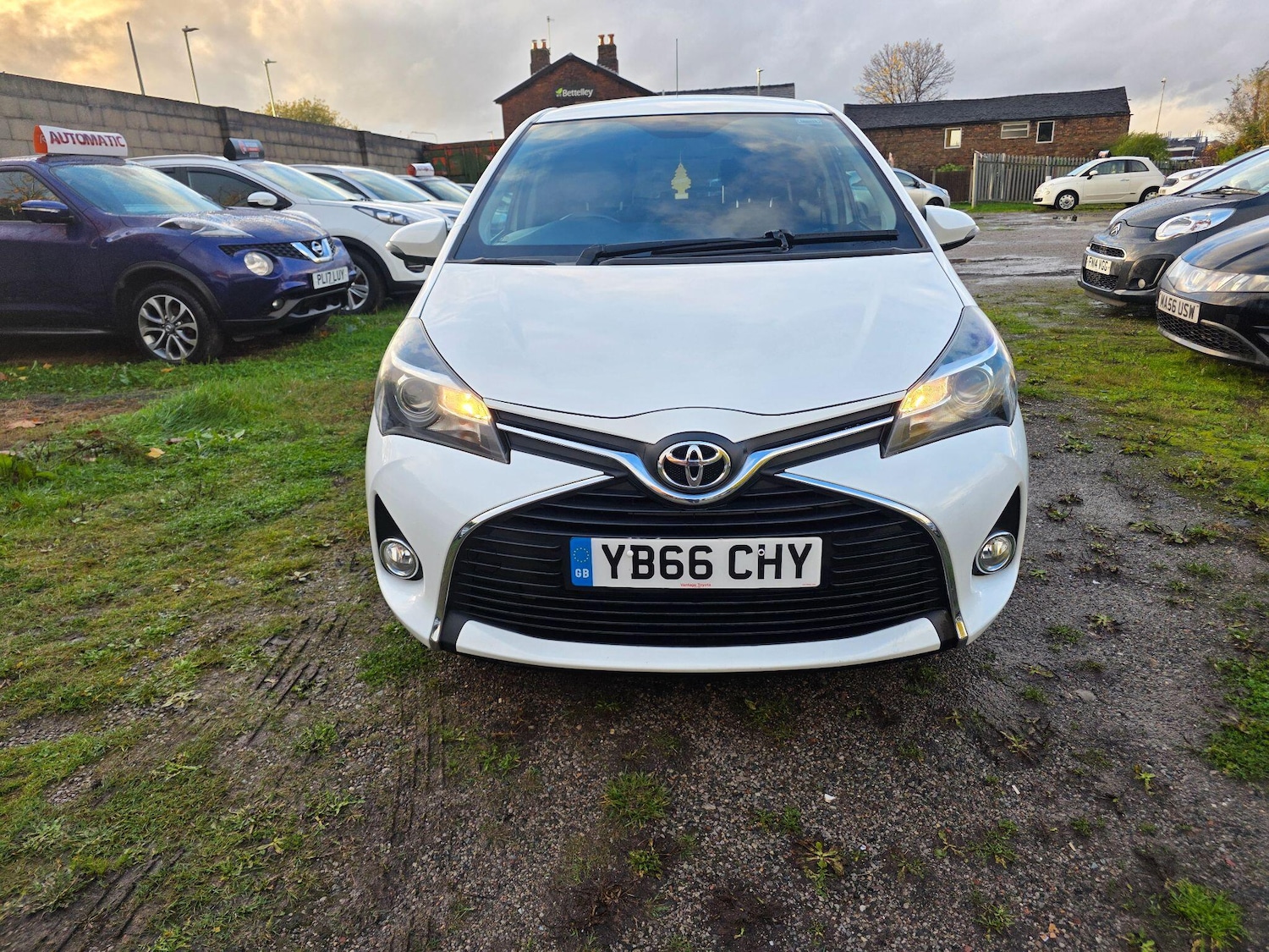 Used Toyota Yaris 2016 for sale - 76432799: Photo 3