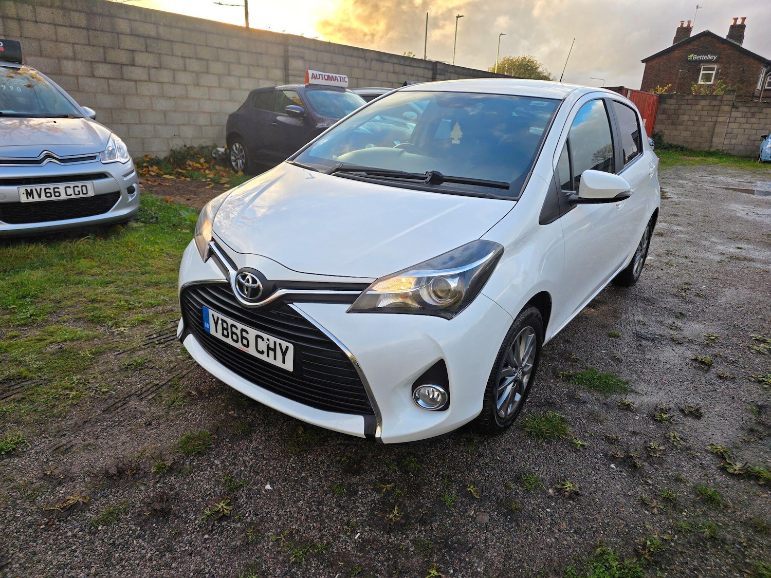 Used Toyota Yaris 2016 for sale - 76432799: Photo 4