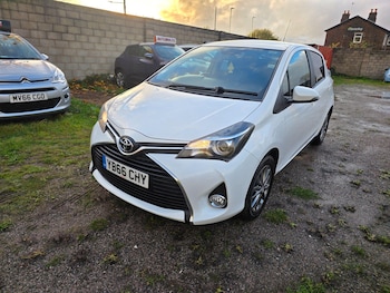 Used Toyota Yaris 2016 for sale - 76432799: Photo