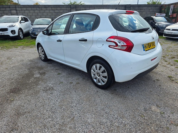 Used Peugeot 208 2014 for sale - 76121888: Photo 10