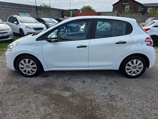 Used Peugeot 208 2014 for sale - 76121888: Photo 12