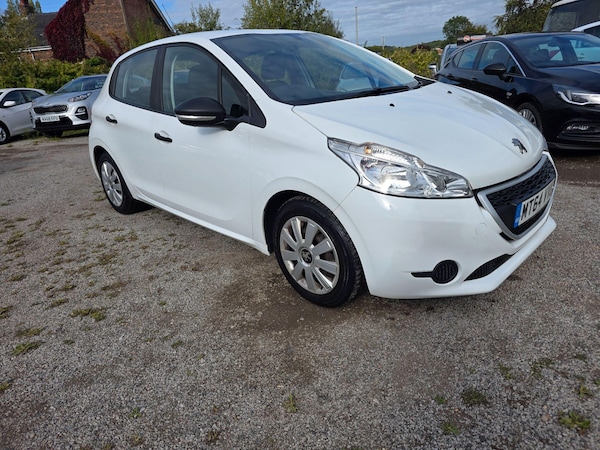 Used Peugeot 208 2014 for sale - 76121888: Photo 1