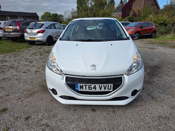 Used Peugeot 208 2014 for sale - 76121888: Photo 3