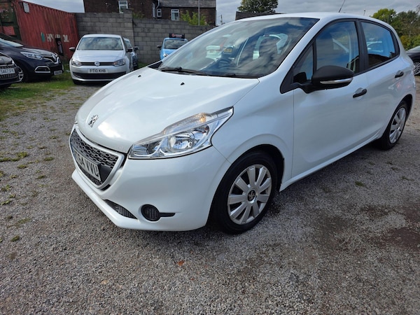 Used Peugeot 208 2014 for sale - 76121888: Photo 5