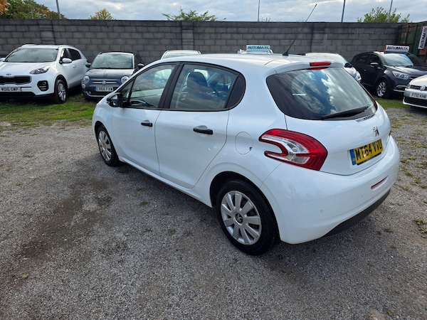 Used Peugeot 208 2014 for sale - 76121888: Photo 9
