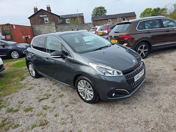 Used Peugeot 208 2017 for sale - 76060278: Photo