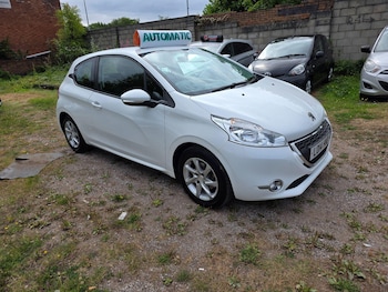Used Peugeot 208 2014 for sale - 75623741: Photo