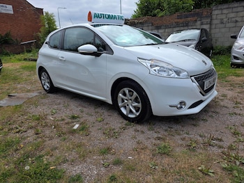 Used Peugeot 208 2014 for sale - 75623741: Photo