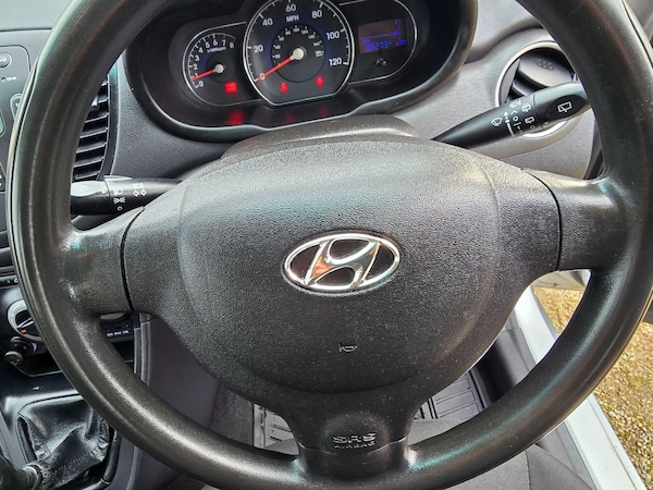 Used Hyundai i10 2013 for sale - 73318183: Photo 15