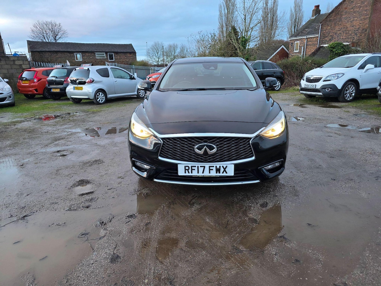 Used Infiniti Q30 2017 for sale - 77524660: Photo 2