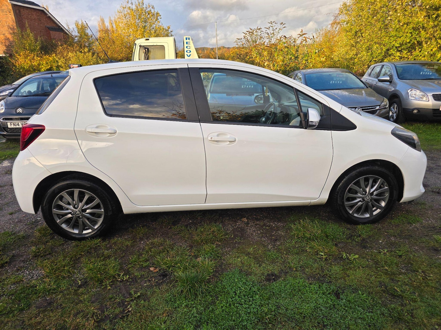 Used Toyota Yaris 2016 for sale - 76992943: Photo 11