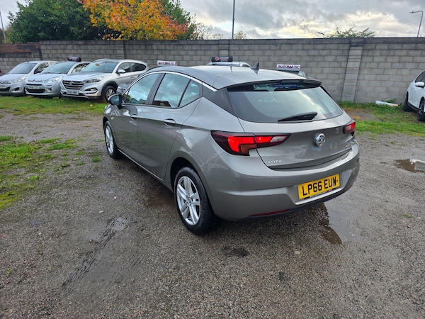 Used Vauxhall Astra 2017 for sale - 76337253: Photo 10