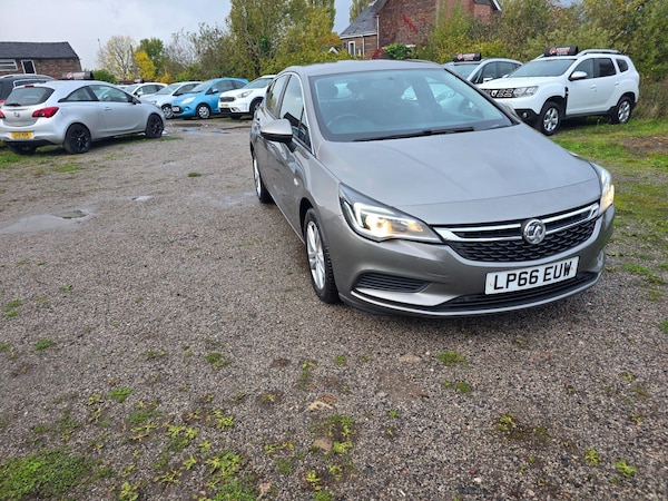 Used Vauxhall Astra 2017 for sale - 76337253: Photo 1