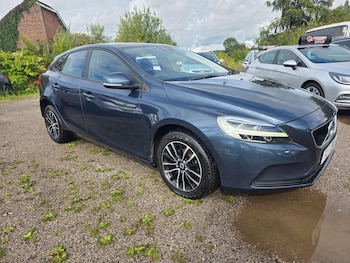 2017 (17) - 2.0 D2 Momentum Euro 6 (s/s) 5dr
