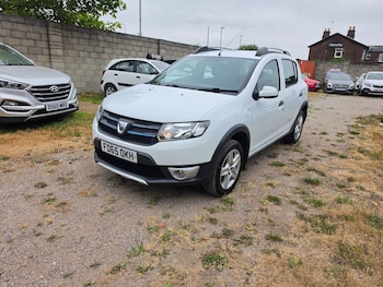 Used Dacia Sandero Stepway 2015 for sale - 79279776: Photo