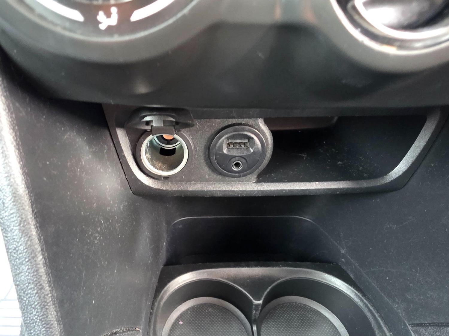 Used Peugeot 208 for sale - 76989720: Photo 28