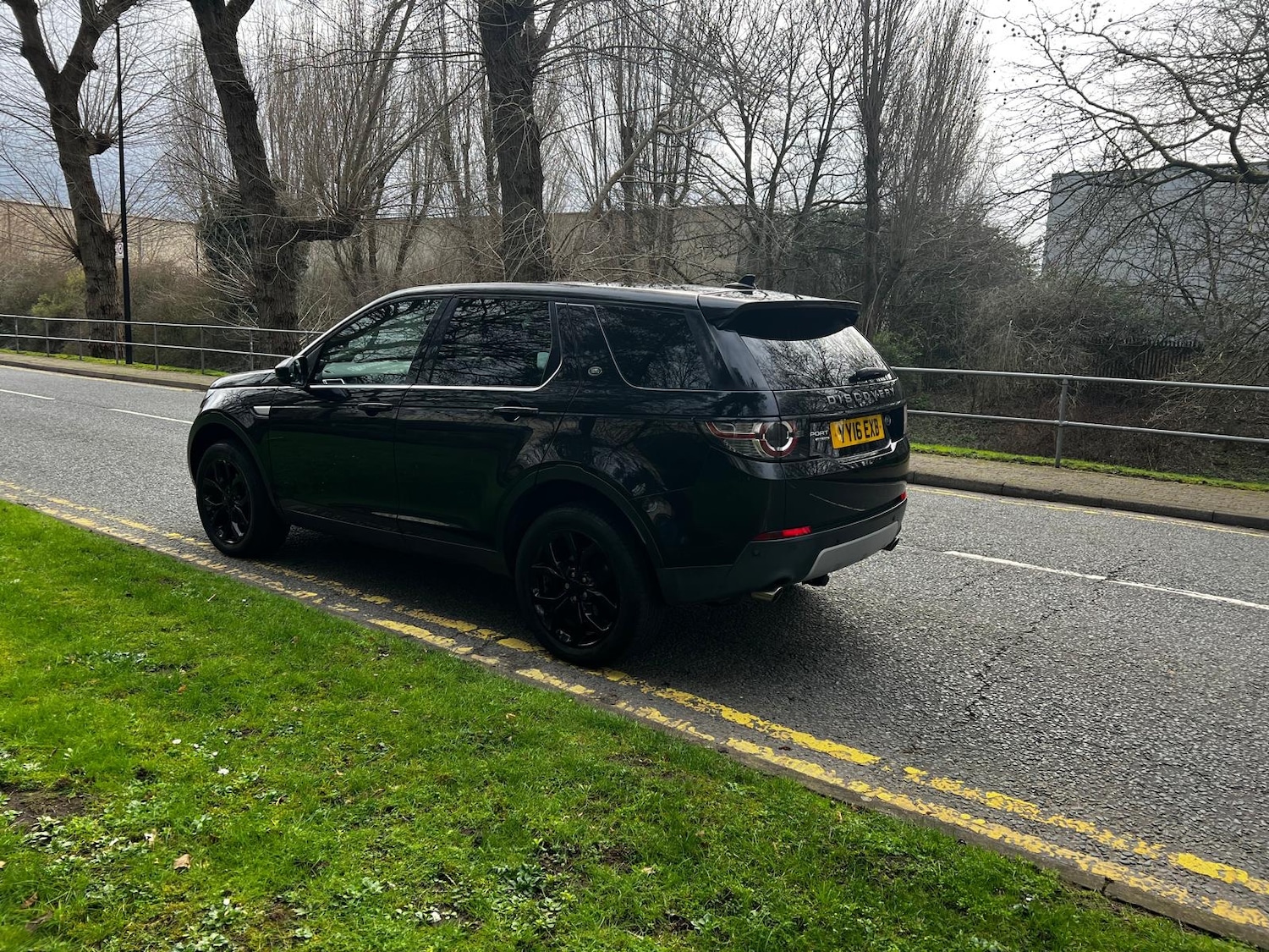Used Land Rover Discovery Sport 2016 for sale - 77735130: Photo 3