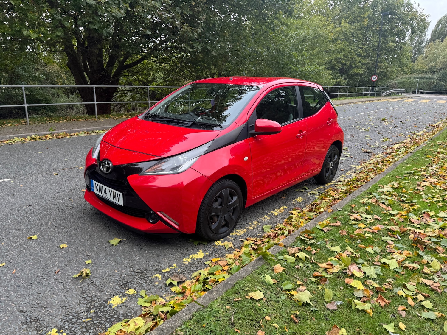 Used Toyota AYGO 2015 for sale - 76627252: Photo 1