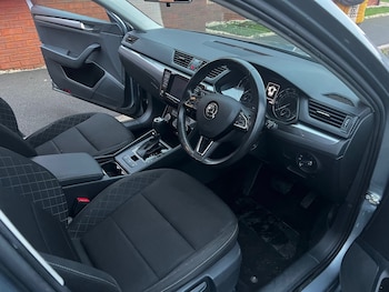 Used Skoda Superb 2018 for sale - 76713302: Photo