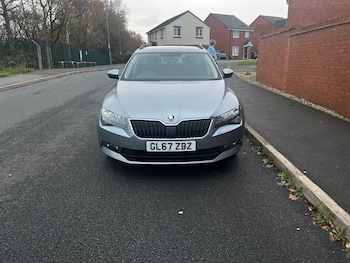 Used Skoda Superb 2018 for sale - 76713302: Photo