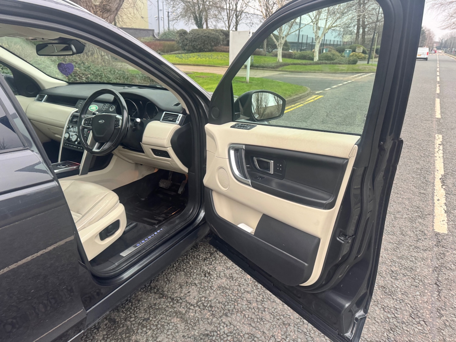 Used Land Rover Discovery Sport 2017 for sale - 77423148: Photo 28