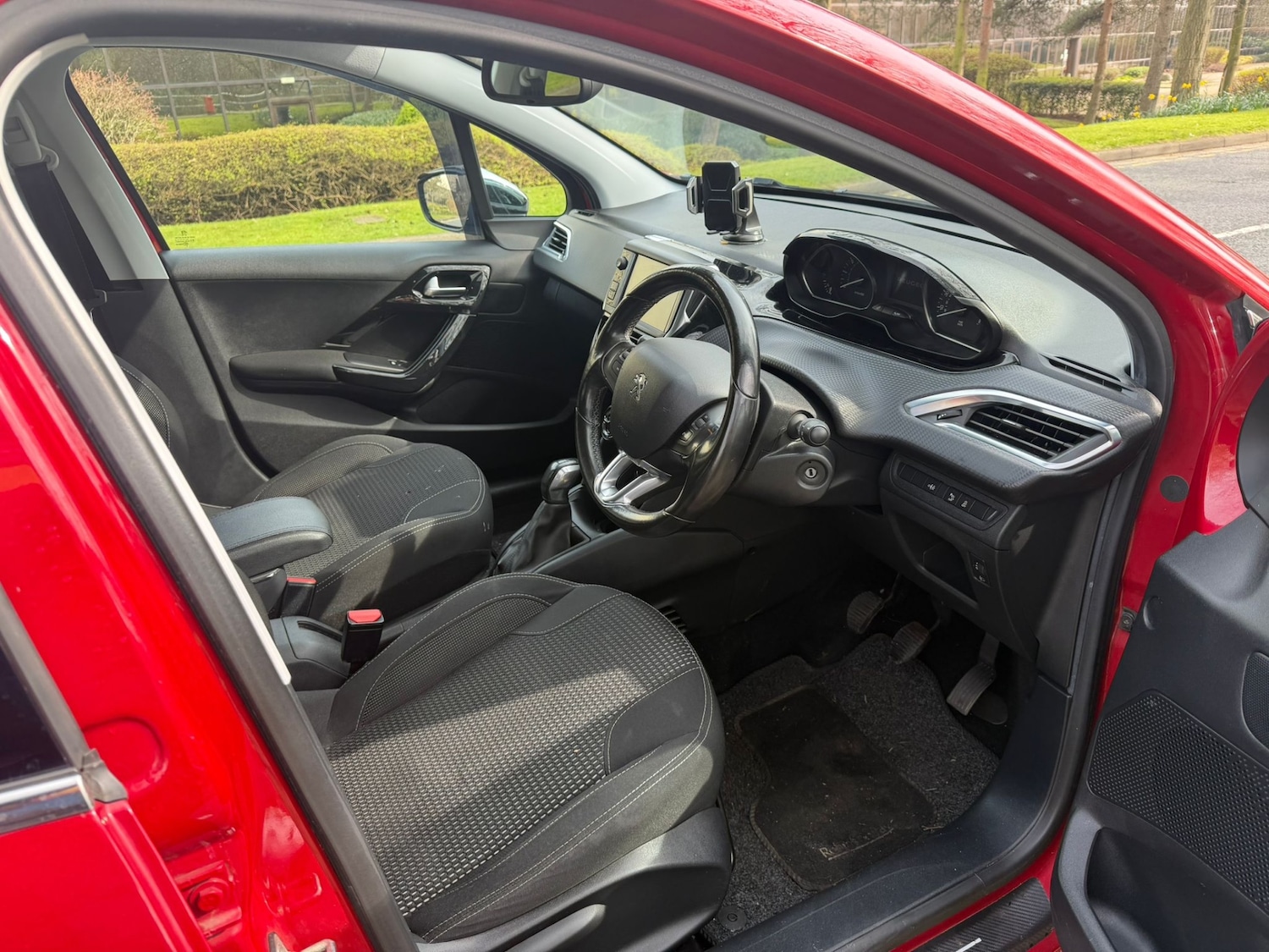 Used Peugeot 208 2015 for sale - 77973600: Photo 13