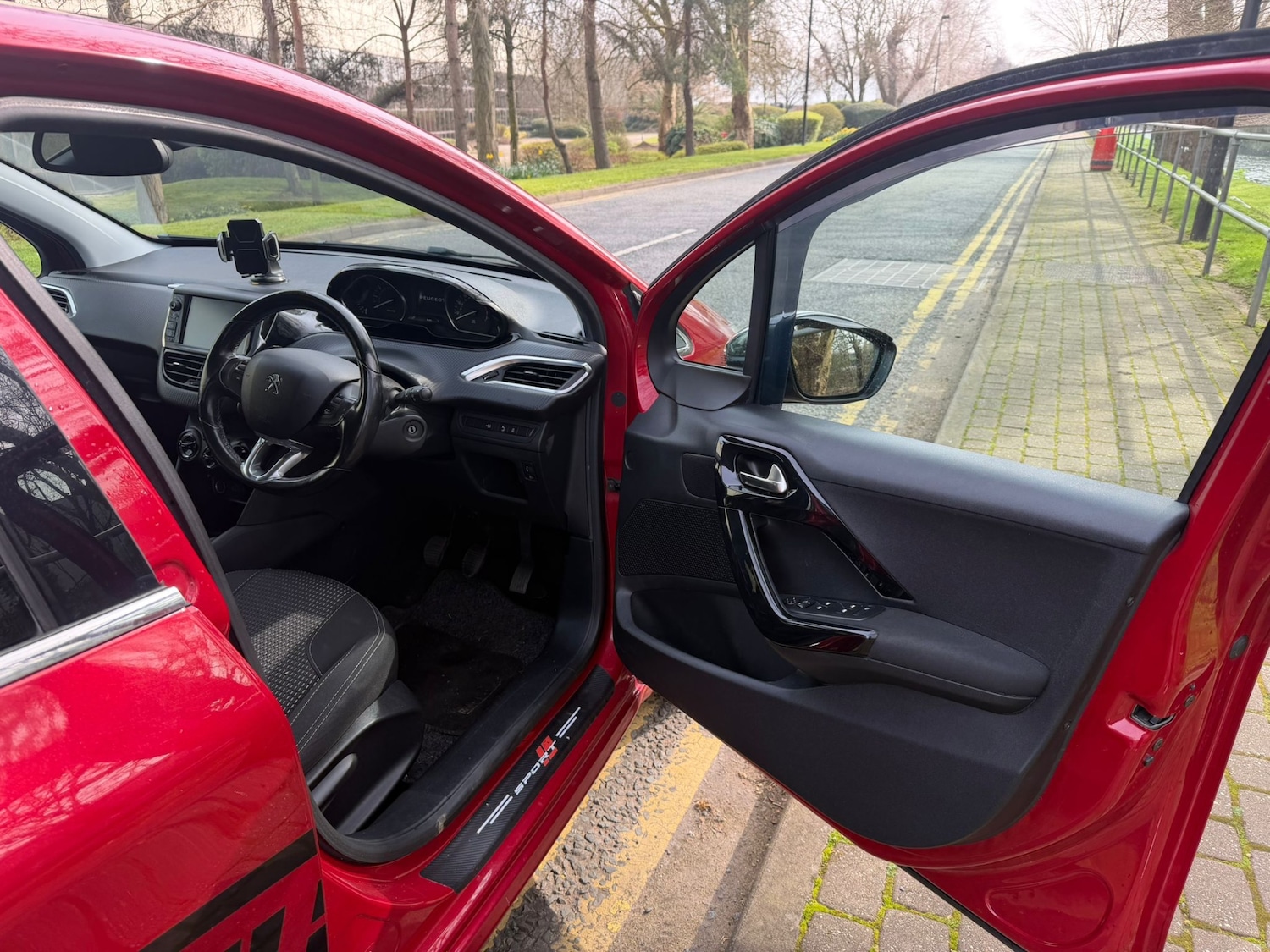 Used Peugeot 208 2015 for sale - 77973600: Photo 14