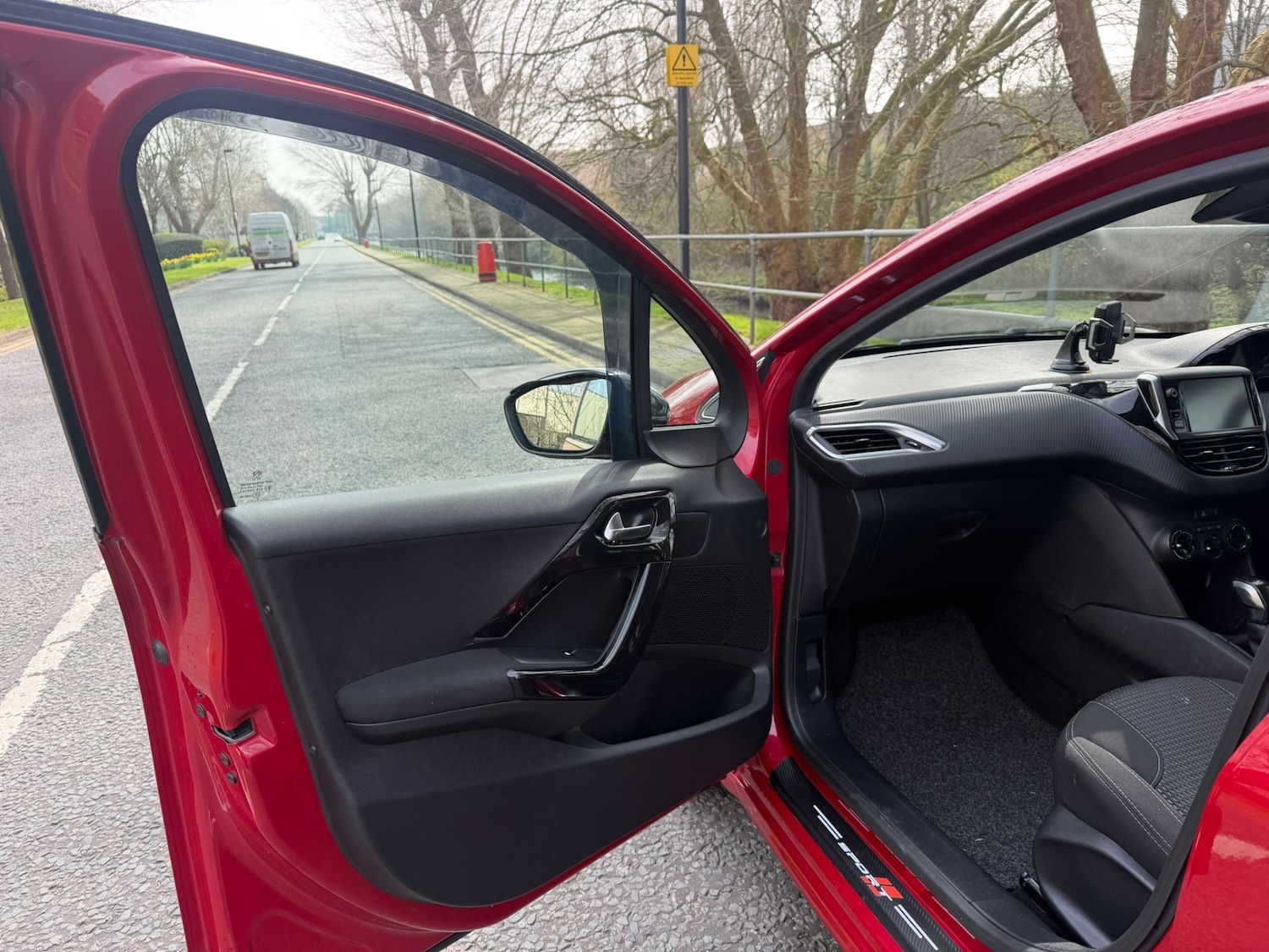 Used Peugeot 208 2015 for sale - 77973600: Photo 16