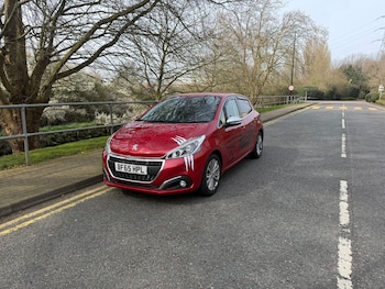 Used Peugeot 208 2015 for sale - 77973600: Photo