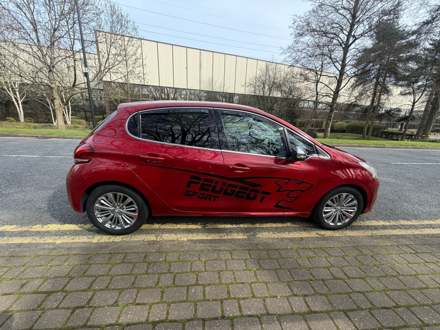 Used Peugeot 208 2015 for sale - 77973600: Photo 7