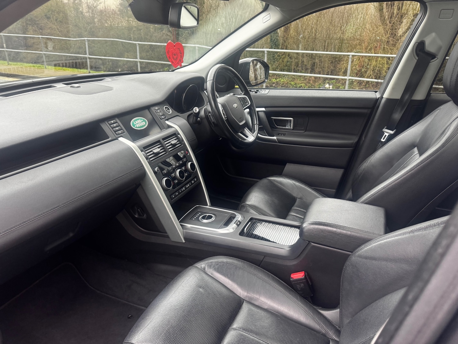 Used Land Rover Discovery Sport 2016 for sale - 77896339: Photo 25