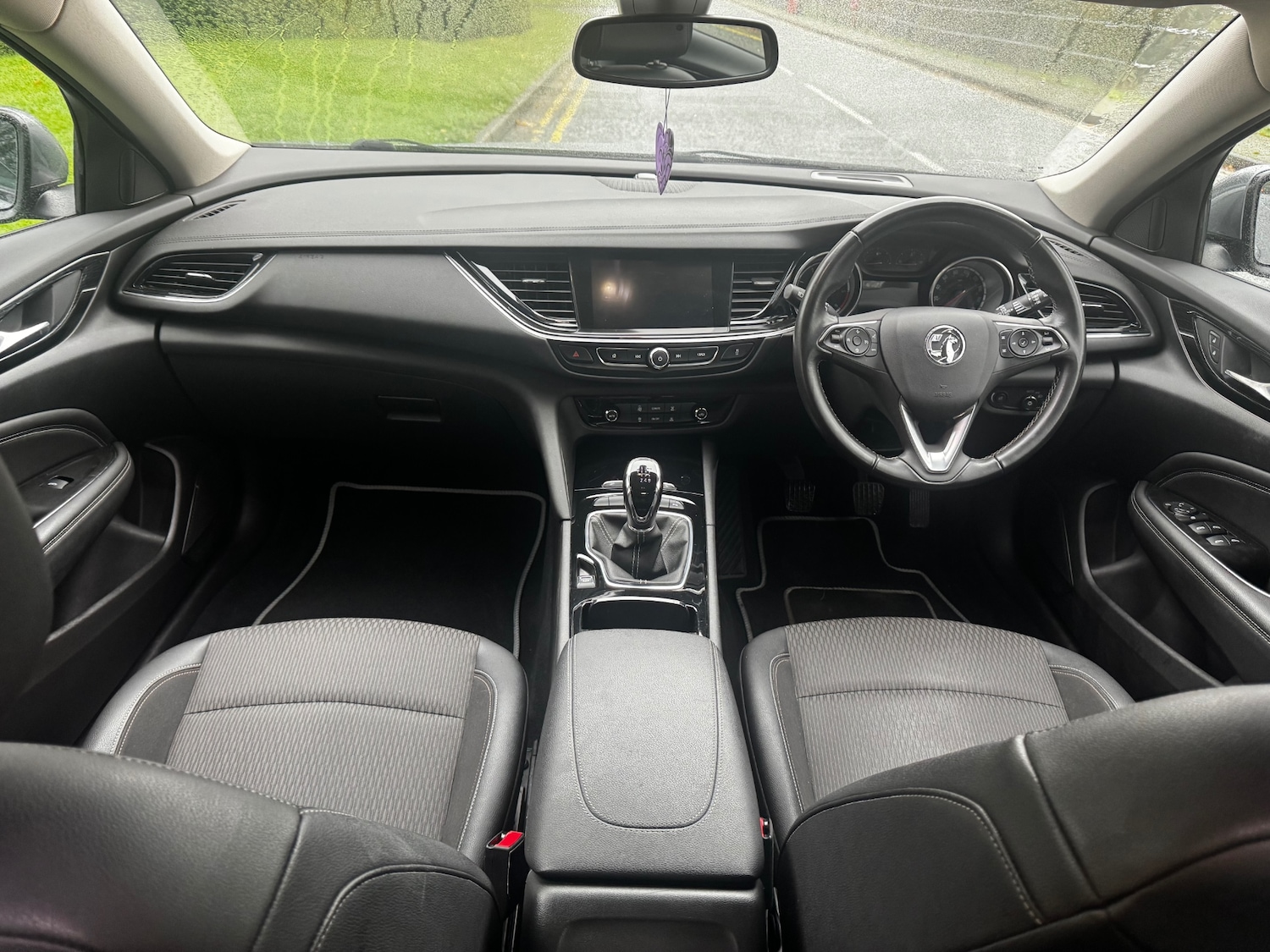 Used Vauxhall Insignia 2018 for sale - 76589939: Photo 2