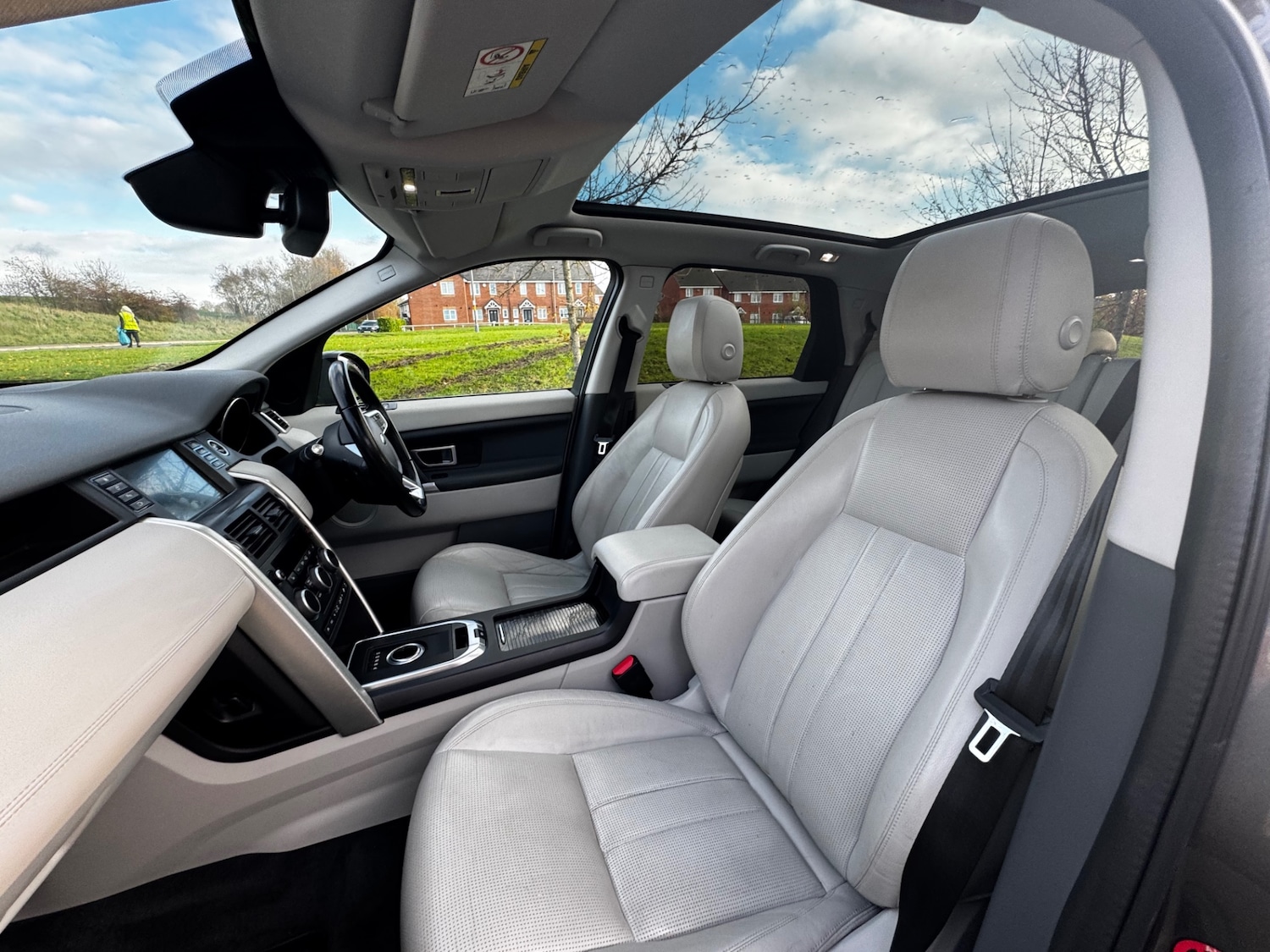 Used Land Rover Discovery Sport 2017 for sale - 76627272: Photo 17